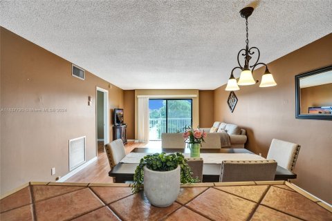 Copropriété à vendre à Fort Lauderdale, Floride: 2 chambres, 117.99 m2 № 1326034 - photo 8