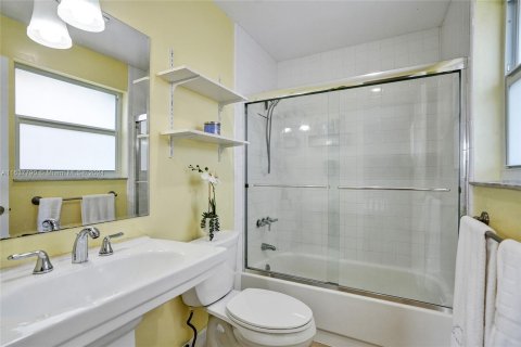 Copropriété à vendre à Fort Lauderdale, Floride: 2 chambres, 117.99 m2 № 1326034 - photo 24