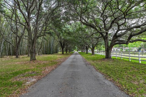 Casa en venta en Southwest Ranches, Florida, 4 dormitorios, 285.77 m2 № 1182598 - foto 1