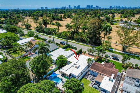 Villa ou maison à vendre à Hollywood, Floride: 4 chambres, 154.96 m2 № 1173036 - photo 12