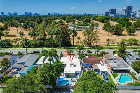 Villa ou maison à vendre à Hollywood, Floride: 4 chambres, 154.96 m2 № 1173036 - photo 14