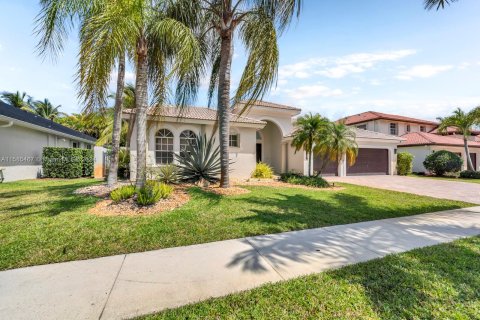 Villa ou maison à vendre à Miramar, Floride: 4 chambres, 287.25 m2 № 1173076 - photo 2