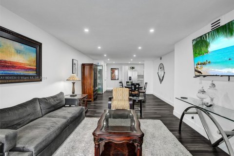 Copropriété à vendre à Hollywood, Floride: 2 chambres, 130.06 m2 № 1226436 - photo 17