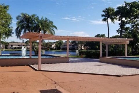 Copropriété à vendre à Coconut Creek, Floride: 2 chambres, 91.23 m2 № 1101186 - photo 4