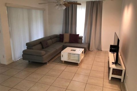 Condo in Coconut Creek, Florida, 2 bedrooms  № 1101186 - photo 15