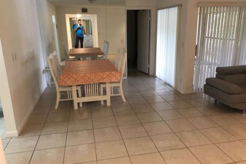 Condo in Coconut Creek, Florida, 2 bedrooms  № 1101186 - photo 16