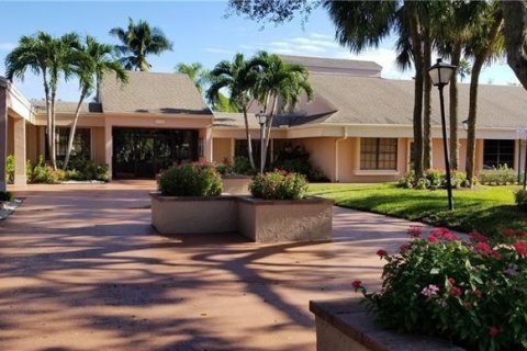 Copropriété à vendre à Coconut Creek, Floride: 2 chambres, 91.23 m2 № 1101186 - photo 1