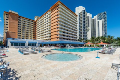 Condo in Sunny Isles Beach, Florida, 1 bedroom  № 1333004 - photo 21