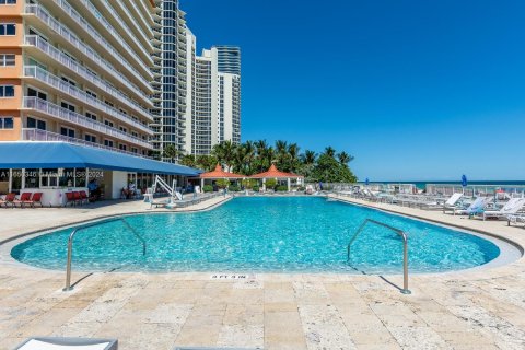 Condo in Sunny Isles Beach, Florida, 1 bedroom  № 1333004 - photo 23