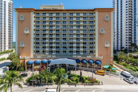 Condo in Sunny Isles Beach, Florida, 1 bedroom  № 1333004 - photo 25