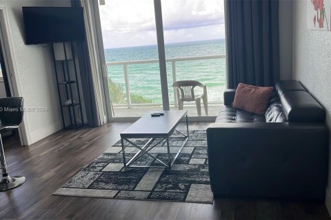 Condo in Sunny Isles Beach, Florida, 1 bedroom  № 1333004 - photo 2