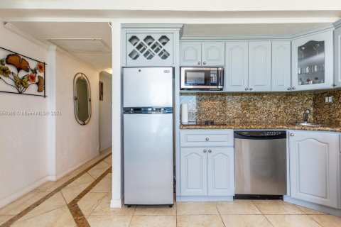 Condo in Sunny Isles Beach, Florida, 1 bedroom  № 1333004 - photo 8