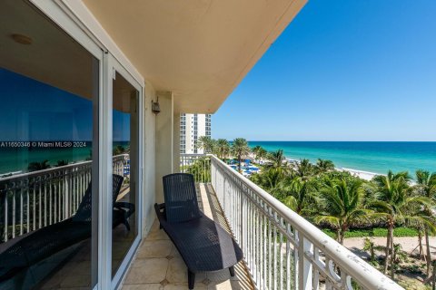 Condo in Sunny Isles Beach, Florida, 1 bedroom  № 1333004 - photo 13