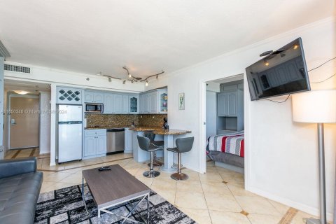 Condo in Sunny Isles Beach, Florida, 1 bedroom  № 1333004 - photo 6