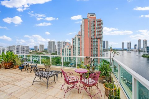 Condominio en venta en Aventura, Florida, 3 dormitorios, 231.98 m2 № 1333099 - foto 5