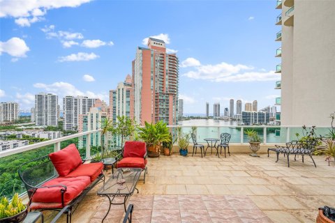 Condominio en venta en Aventura, Florida, 3 dormitorios, 231.98 m2 № 1333099 - foto 2