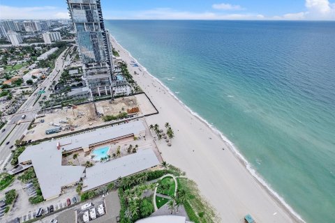 Condo in Sunny Isles Beach, Florida, 2 bedrooms  № 1333048 - photo 9