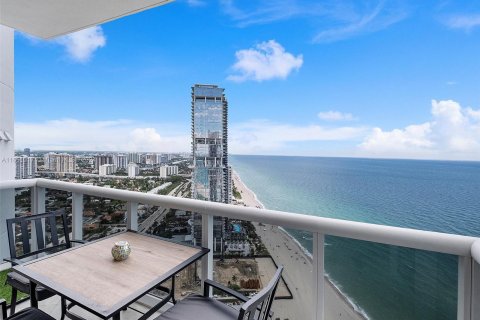 Condo in Sunny Isles Beach, Florida, 2 bedrooms  № 1333048 - photo 3