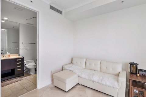 Condo in Sunny Isles Beach, Florida, 2 bedrooms  № 1333048 - photo 28