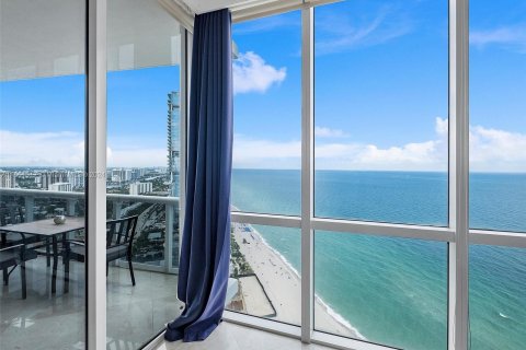 Condo in Sunny Isles Beach, Florida, 2 bedrooms  № 1333048 - photo 18