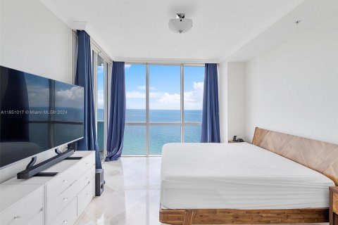 Condo in Sunny Isles Beach, Florida, 2 bedrooms  № 1333048 - photo 17