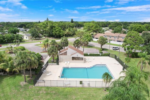 Townhouse in Jupiter, Florida 2 bedrooms, 119.29 sq.m. № 1328201 - photo 21