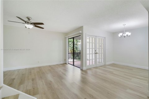 Townhouse in Jupiter, Florida 2 bedrooms, 119.29 sq.m. № 1328201 - photo 3