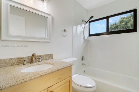 Townhouse in Jupiter, Florida 2 bedrooms, 119.29 sq.m. № 1328201 - photo 17