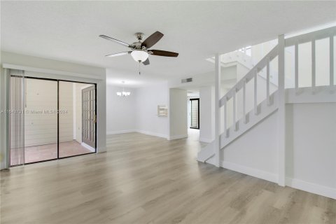 Townhouse in Jupiter, Florida 2 bedrooms, 119.29 sq.m. № 1328201 - photo 5