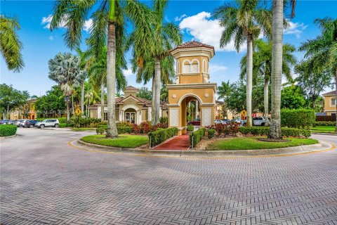 Adosado en venta en Miramar, Florida, 3 dormitorios, 139.54 m2 № 1328233 - foto 1