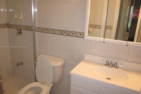 Condo in Miami, Florida, 1 bedroom  № 1368879 - photo 5