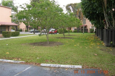 Condo in Miami, Florida, 1 bedroom  № 1368879 - photo 14