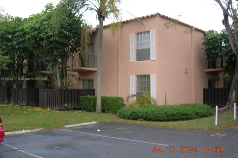 Condo in Miami, Florida, 1 bedroom  № 1368879 - photo 3