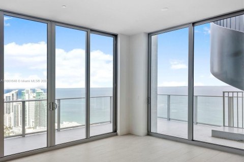 Copropriété à louer à Hollywood, Floride: 2 chambres, 100.33 m2 № 1368923 - photo 6