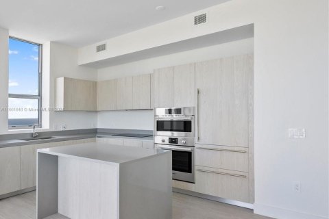 Condominio en alquiler en Hollywood, Florida, 2 dormitorios, 100.33 m2 № 1368923 - foto 4