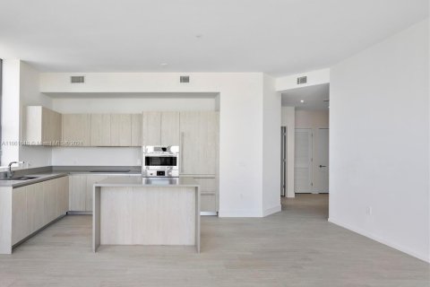 Condominio en alquiler en Hollywood, Florida, 2 dormitorios, 100.33 m2 № 1368923 - foto 3