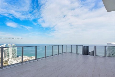 Condominio en alquiler en Hollywood, Florida, 2 dormitorios, 100.33 m2 № 1368923 - foto 14