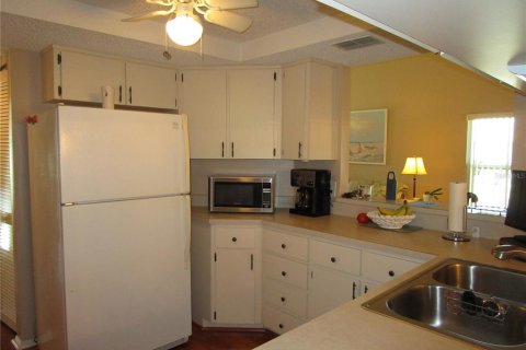 Condo in Holiday, Florida, 2 bedrooms  № 1409695 - photo 6