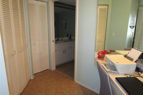 Condo in Holiday, Florida, 2 bedrooms  № 1409695 - photo 24