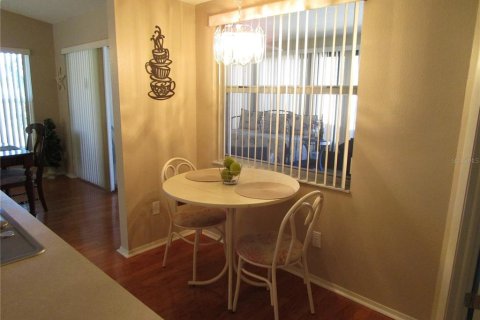 Condo in Holiday, Florida, 2 bedrooms  № 1409695 - photo 14