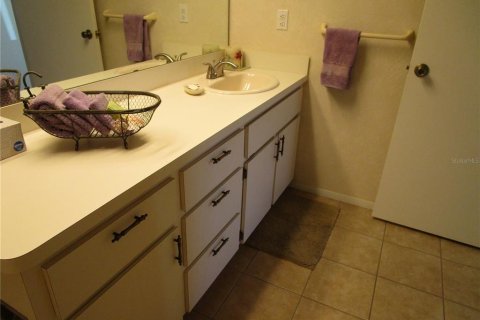 Condo in Holiday, Florida, 2 bedrooms  № 1409695 - photo 22