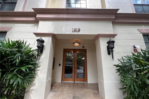 Copropriété à vendre à Hollywood, Floride: 2 chambres, 91.32 m2 № 1318788 - photo 2