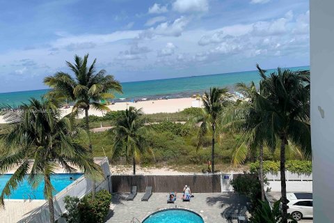 Condo in Miami Beach, Florida, 1 bedroom  № 1318825 - photo 25