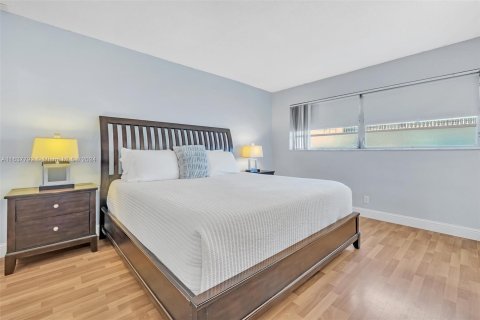 Copropriété à vendre à Hallandale Beach, Floride: 2 chambres, 99.41 m2 № 1318786 - photo 18