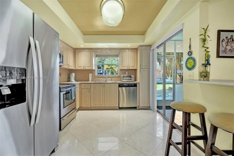 Copropriété à vendre à Hallandale Beach, Floride: 2 chambres, 99.41 m2 № 1318786 - photo 8