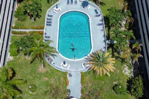 Copropriété à vendre à Hallandale Beach, Floride: 2 chambres, 99.41 m2 № 1318786 - photo 4