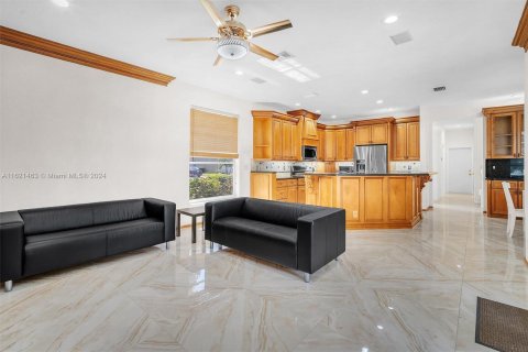 House in Lake Worth, Florida 5 bedrooms, 260.96 sq.m. № 1269300 - photo 8