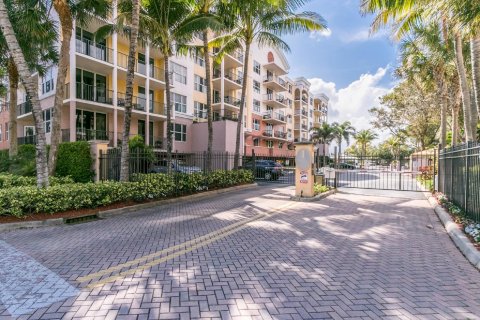 Condo in Deerfield Beach, Florida, 2 bedrooms  № 945014 - photo 16