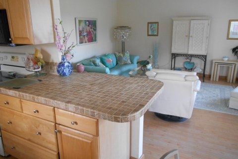 Condo in Delray Beach, Florida, 2 bedrooms  № 935289 - photo 25