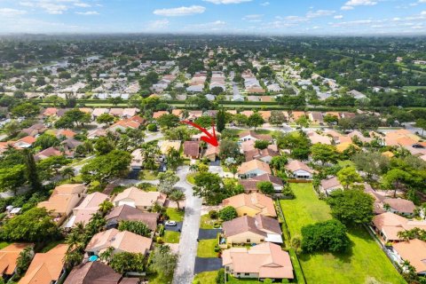 House in Delray Beach, Florida 3 bedrooms, 142.42 sq.m. № 962425 - photo 2